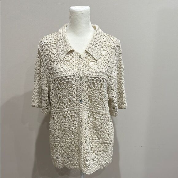 Ultra Pink Elegant Cream Crochet Women's Top With Buttons Down the Front Size M - Picture 1 of 4